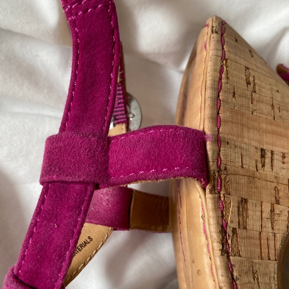 Born Crown magenta suede leather wedge sandals 7/48 just in time for Valentine’s - Picture 10 of 13